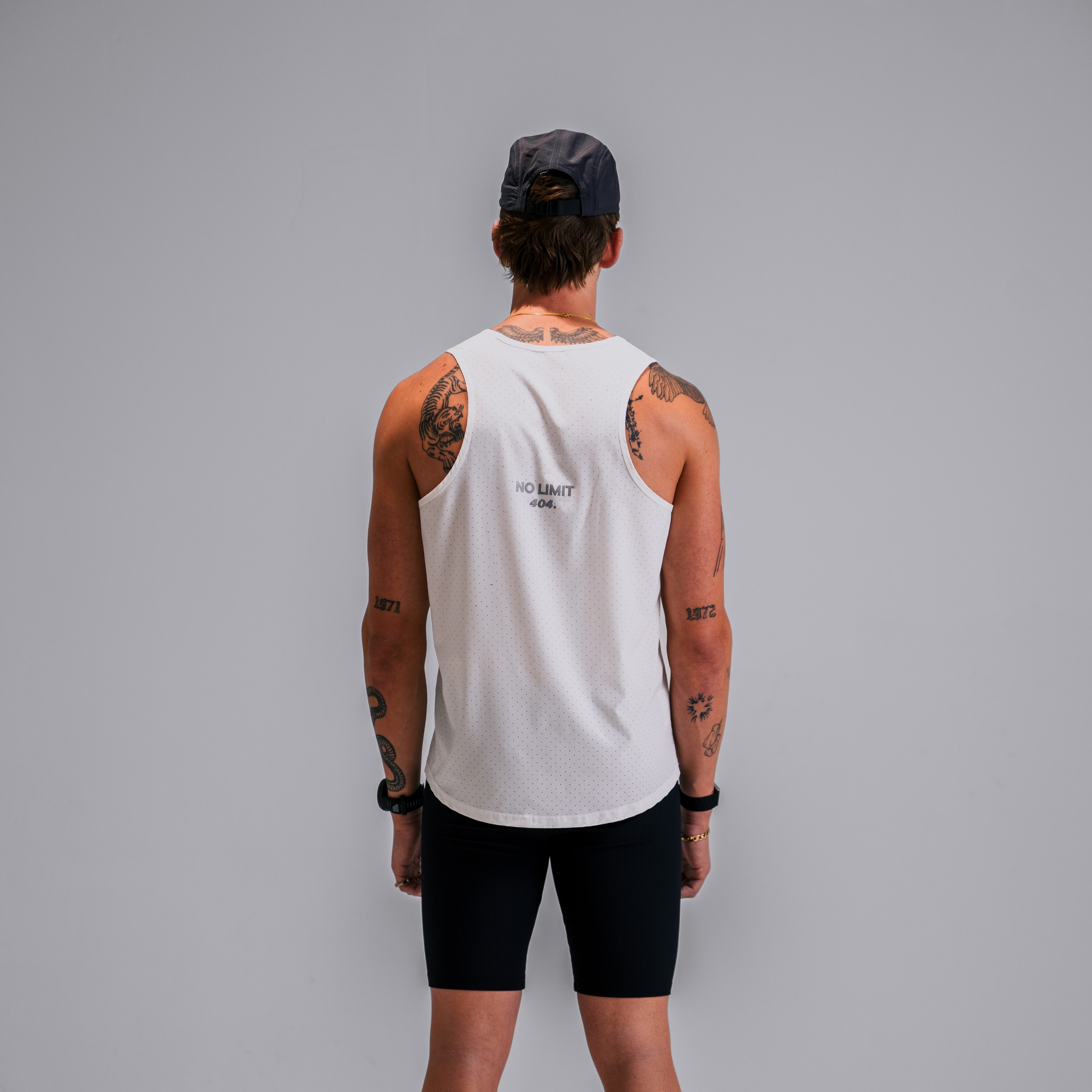 PERFORMANCE VEST