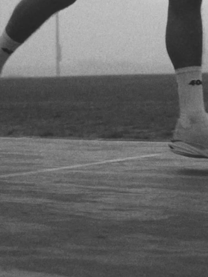 TWO-TONE PERFORMANCE SOCKS — WHITE